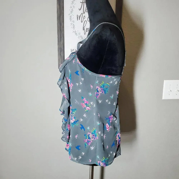 No Boundaries Gray Floral Ruffle Front Blouse Size Medium NWOT - Picture 9 of 12